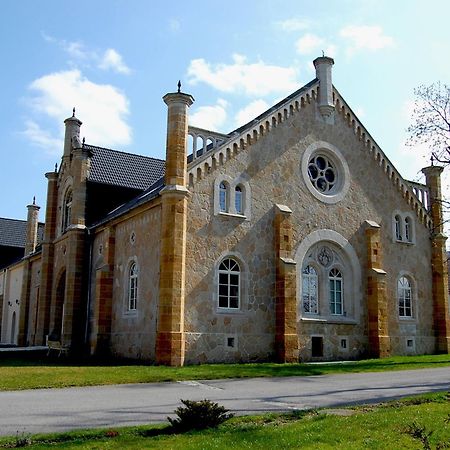 Pałac Brunów Lwowek Slaski Exterior foto